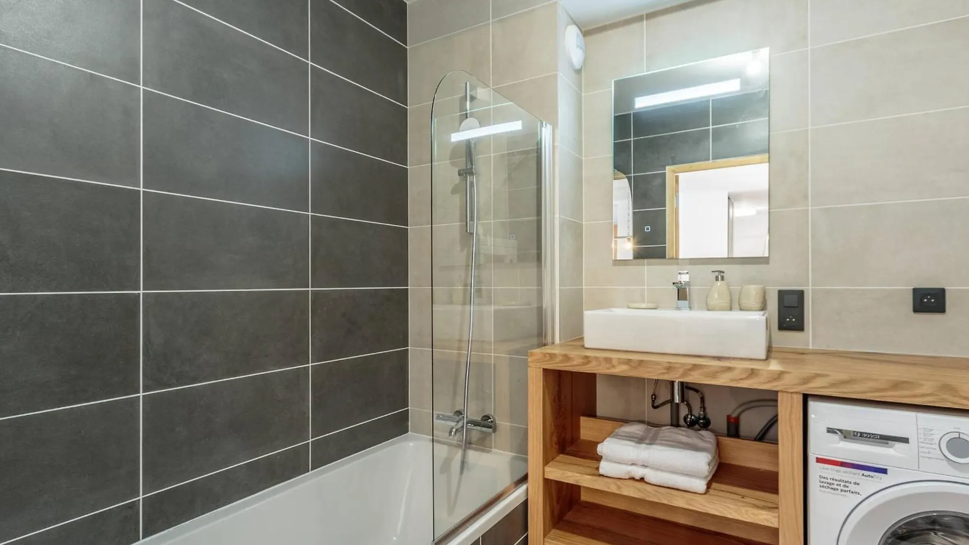 Appartement 4* 4 Chambres Pour 8/10 Pers, Terrasse, Parking, Proche Piscine Et Spa - Fr-1-638-20 La Plagne